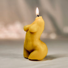 Load image into Gallery viewer, Lady Jane PIllar