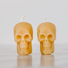 Load image into Gallery viewer, Skull Beeswax Candle